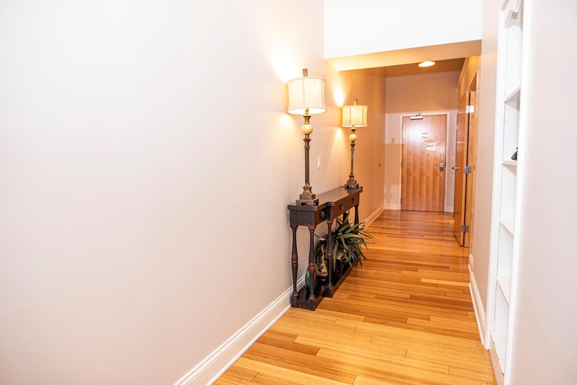 Апартаменты Modern Lofts Next To Georgia St. & Convention Ctr. Индианаполис Экстерьер фото