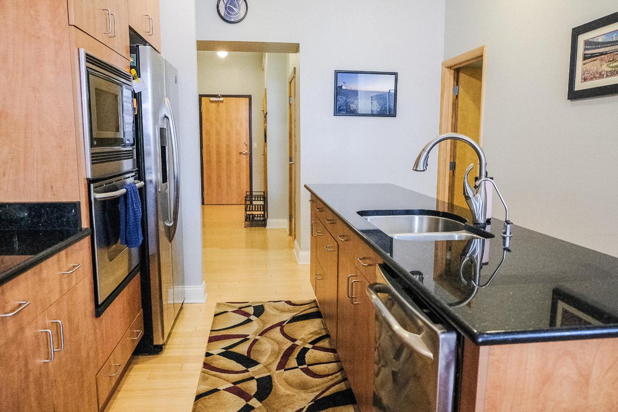 Апартаменты Modern Lofts Next To Georgia St. & Convention Ctr. Индианаполис Номер фото