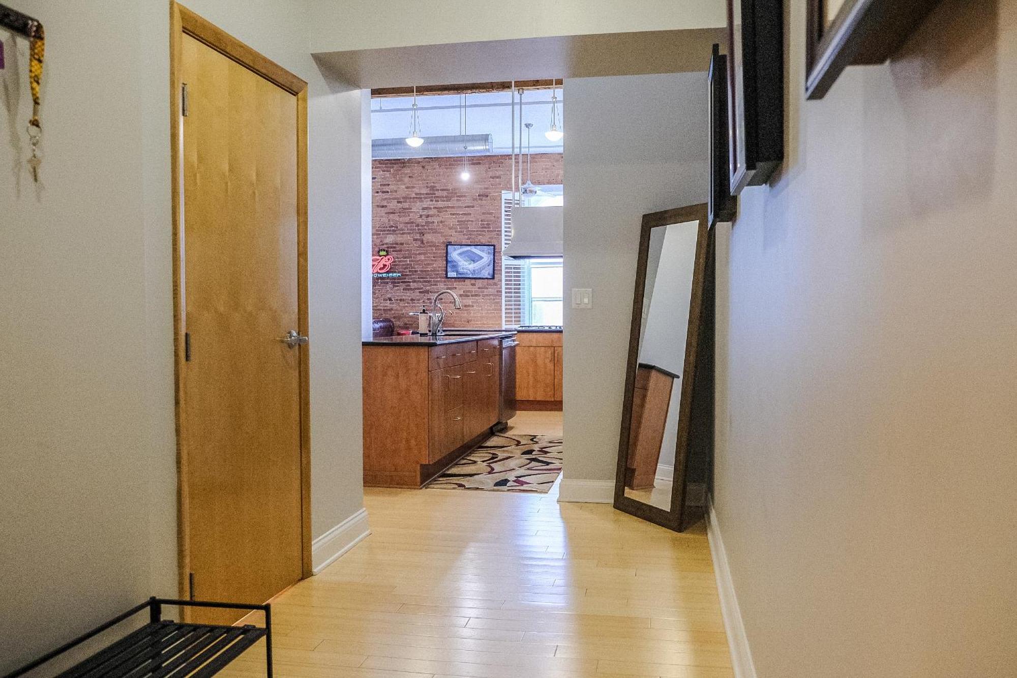 Апартаменты Modern Lofts Next To Georgia St. & Convention Ctr. Индианаполис Номер фото